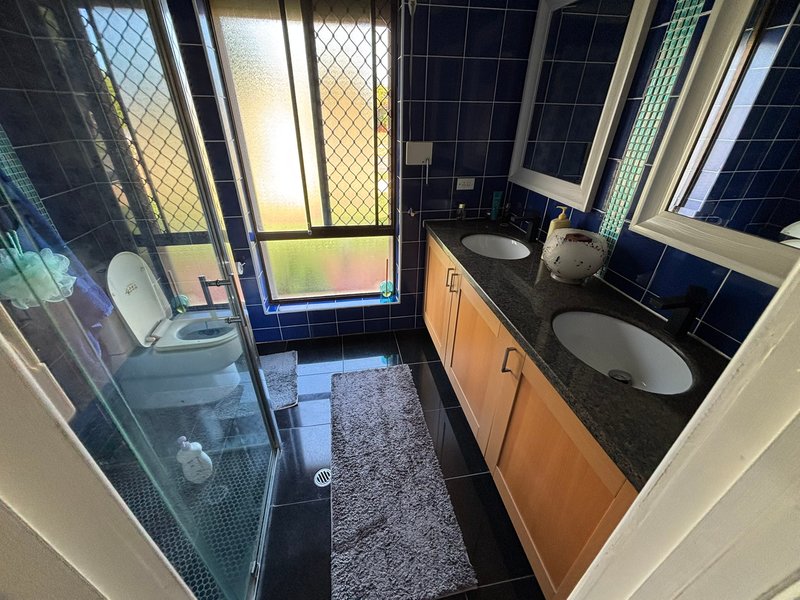 Photo - 36 Holcombe Road, Warnbro WA 6169 - Image 6