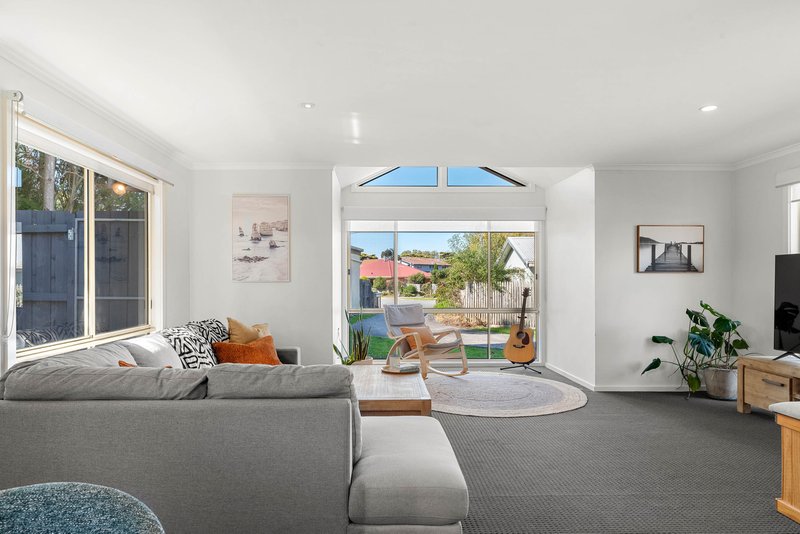 Photo - 3/6 Hollydene Court, Cowes VIC 3922 - Image 6