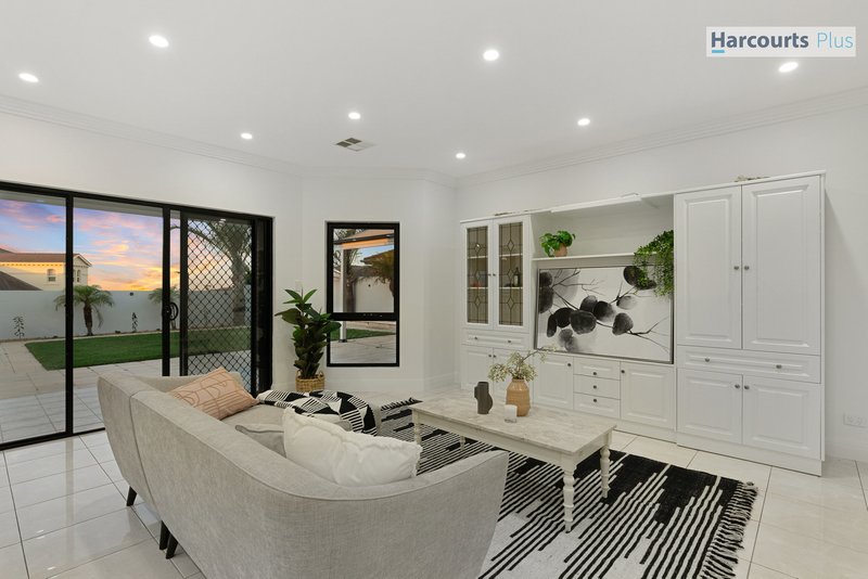 Photo - 36 Ingleton Drive, Hallett Cove SA 5158 - Image 12