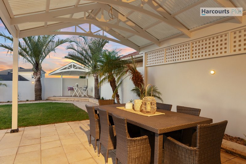 Photo - 36 Ingleton Drive, Hallett Cove SA 5158 - Image 16