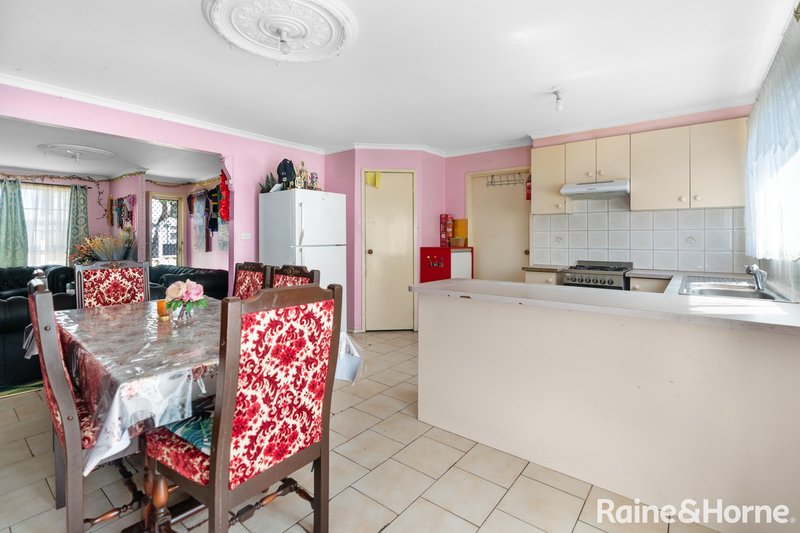 Photo - 36 Jacana Avenue, Broadmeadows VIC 3047 - Image 6