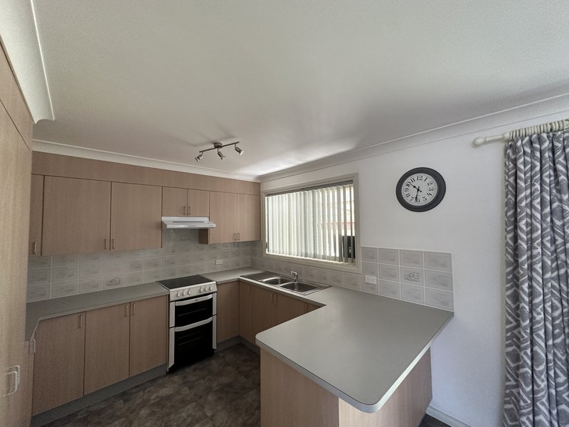 Photo - 36 Jacqua Ave , Goulburn NSW 2580 - Image 4