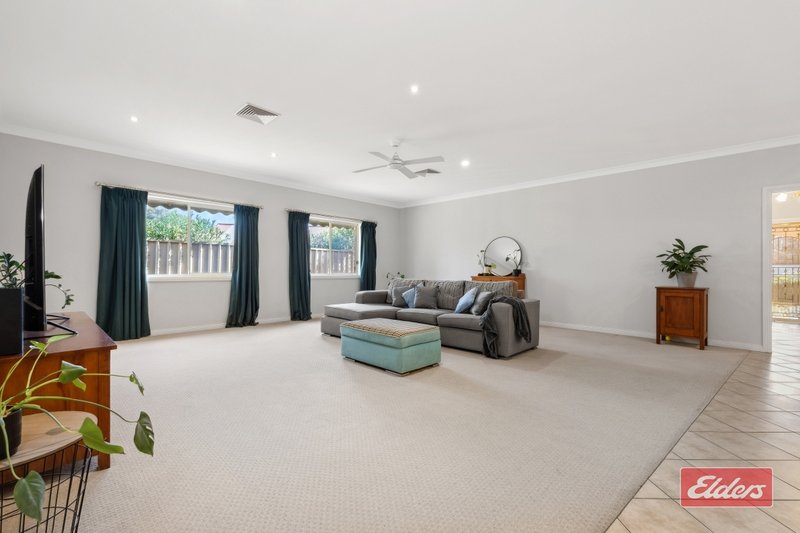 Photo - 36 Jemalong Crescent, Roseworthy SA 5371 - Image 6