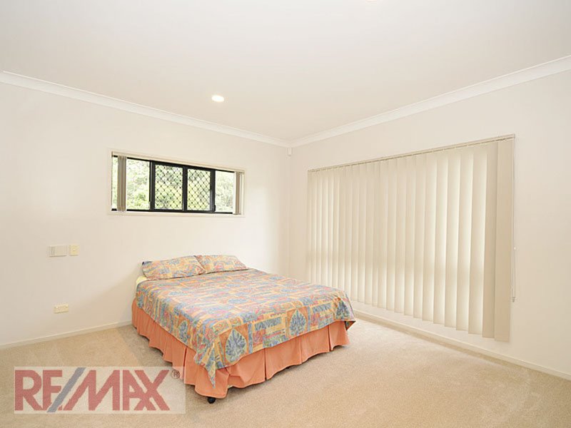 Photo - 36 Karri Place, Bridgeman Downs QLD 4035 - Image 15