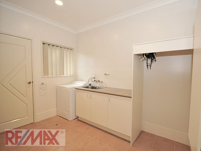 Photo - 36 Karri Place, Bridgeman Downs QLD 4035 - Image 24