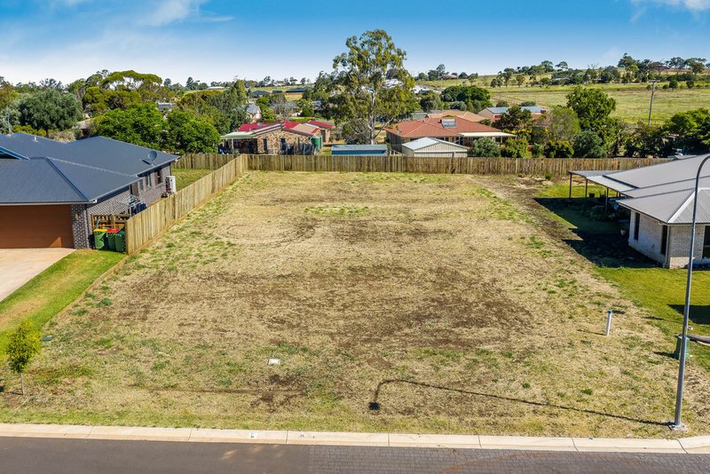 Photo - 36 Kellett Drive, Westbrook QLD 4350 - Image 2