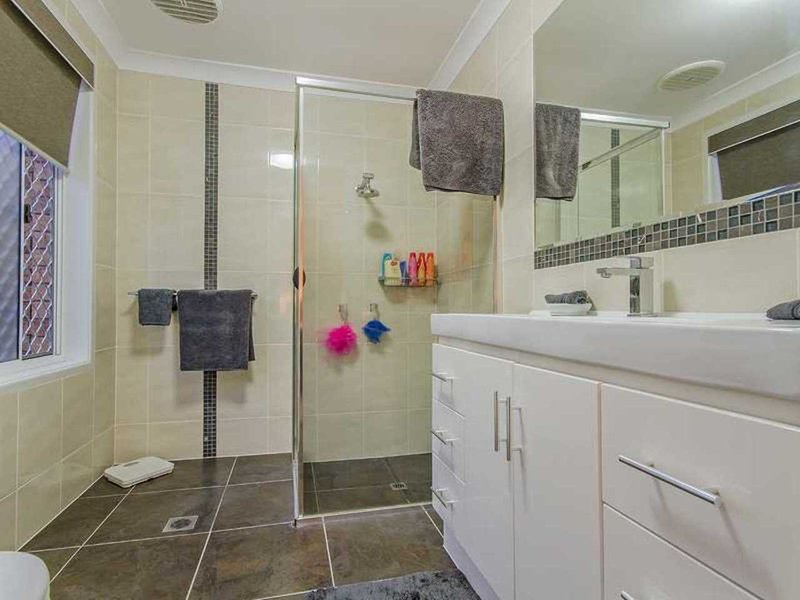 Photo - 36 Killarney Avenue, Robina QLD 4226 - Image 11