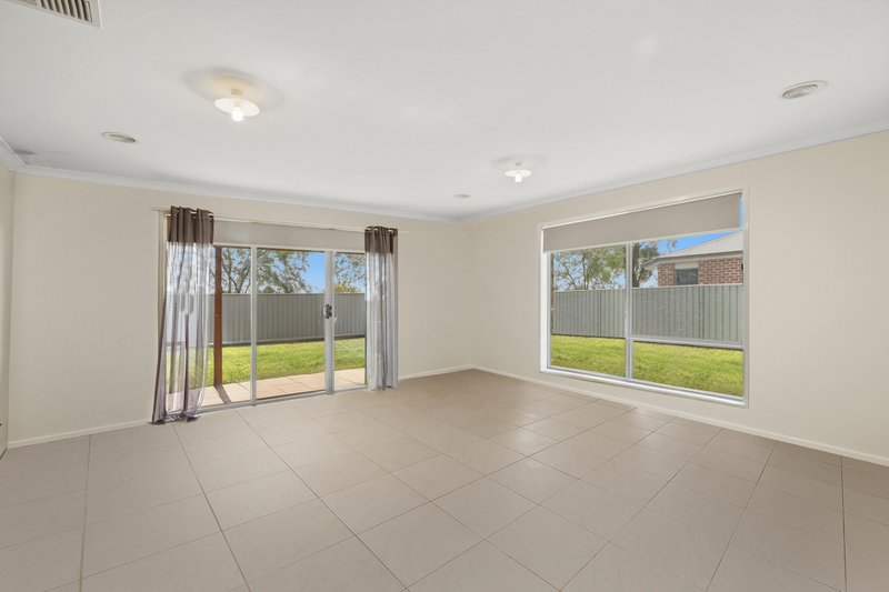 Photo - 36 Killarney Crescent, Tatura VIC 3616 - Image 4