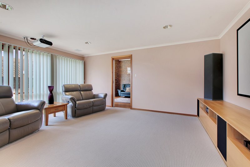 Photo - 36 Kingfisher Circuit, Flagstaff Hill SA 5159 - Image 17