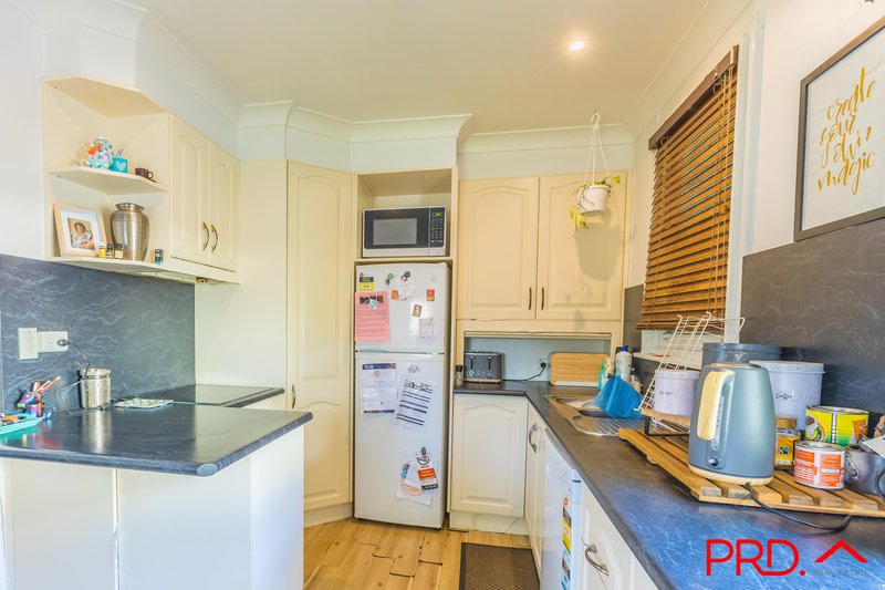 Photo - 36 Kirkham Crescent, Tamworth NSW 2340 - Image 4