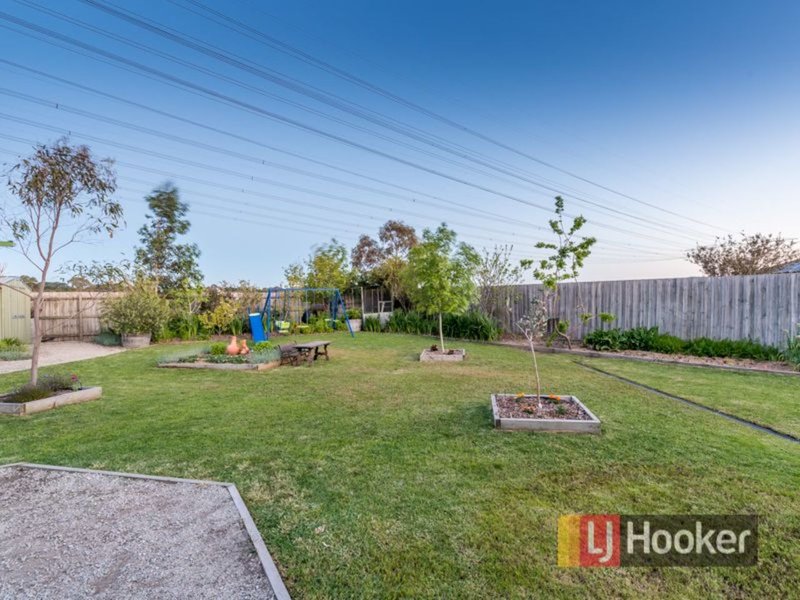 Photo - 36 Kirkwood Crescent, Hampton Park VIC 3976 - Image 16