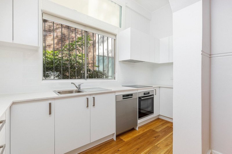 Photo - 36 Lamrock Avenue, Bondi Beach NSW 2026 - Image 4