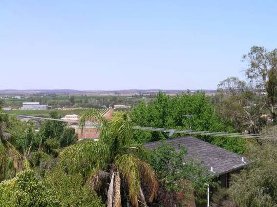 Photo - 36 Lawford Crescent, Griffith NSW 2680 - Image 6