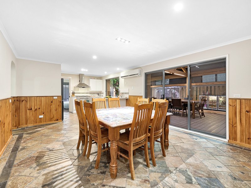 Photo - 36 Lawless Drive, Cranbourne North VIC 3977 - Image 6