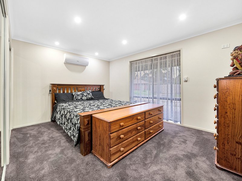 Photo - 36 Lawless Drive, Cranbourne North VIC 3977 - Image 12