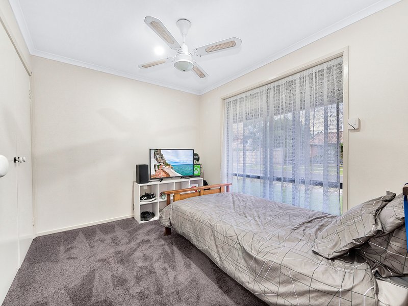 Photo - 36 Lawless Drive, Cranbourne North VIC 3977 - Image 15