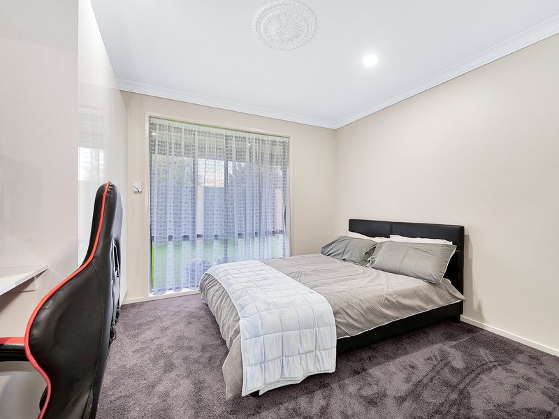 Photo - 36 Lawless Drive, Cranbourne North VIC 3977 - Image 16