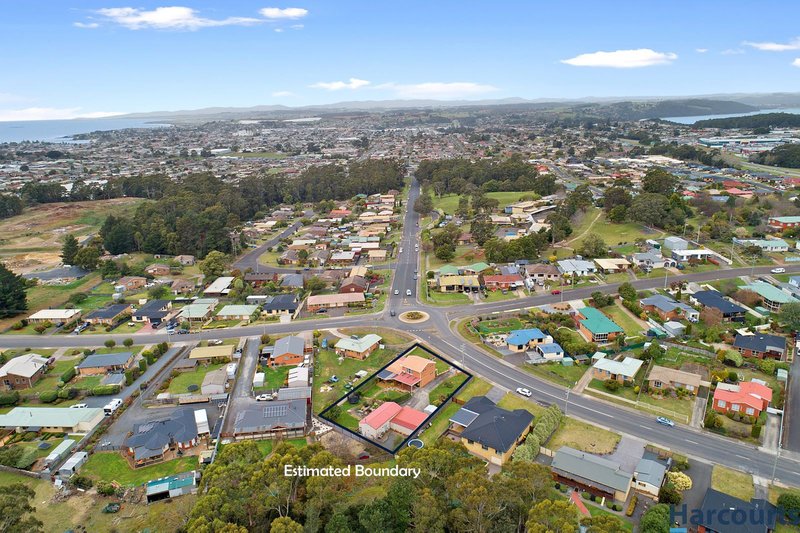 Photo - 36 Lawrence Drive, Devonport TAS 7310 - Image 2