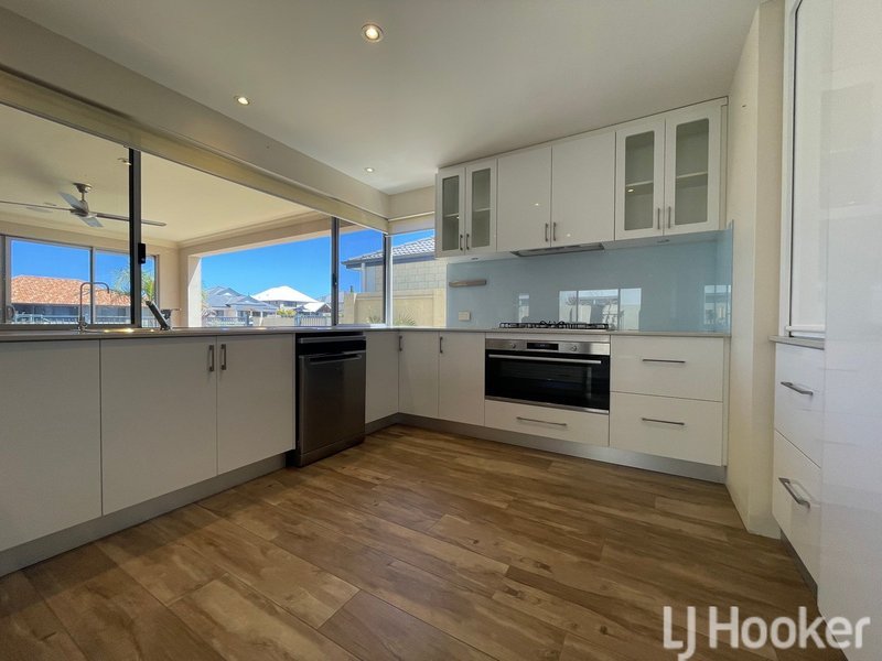 Photo - 36 Leisure Way, Halls Head WA 6210 - Image 4