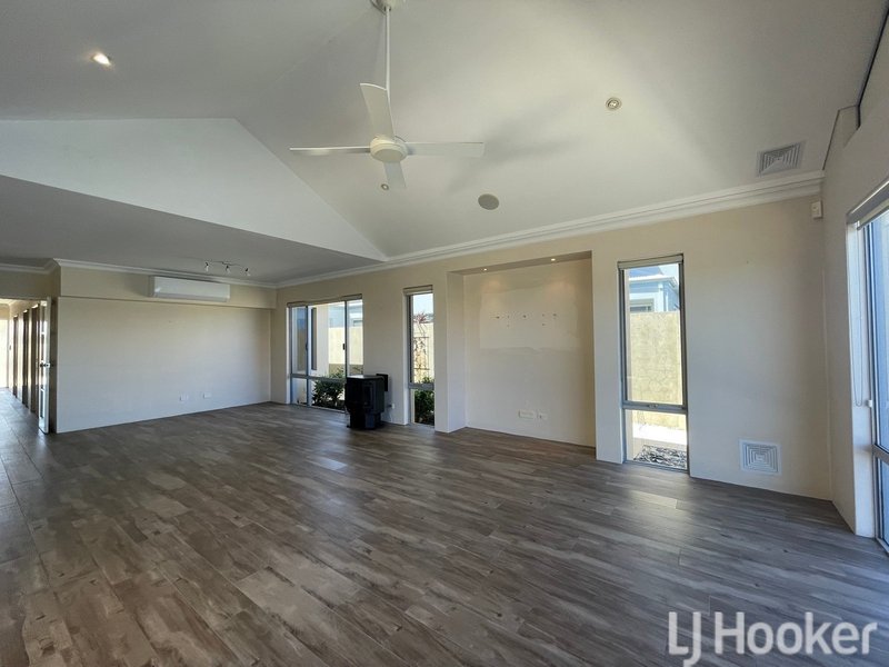 Photo - 36 Leisure Way, Halls Head WA 6210 - Image 7