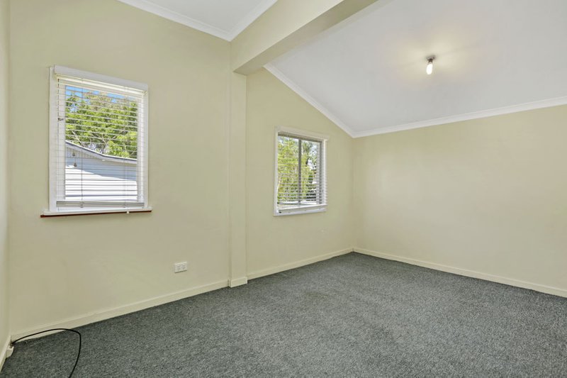 Photo - 36 Lincoln Street, Oxley QLD 4075 - Image 4