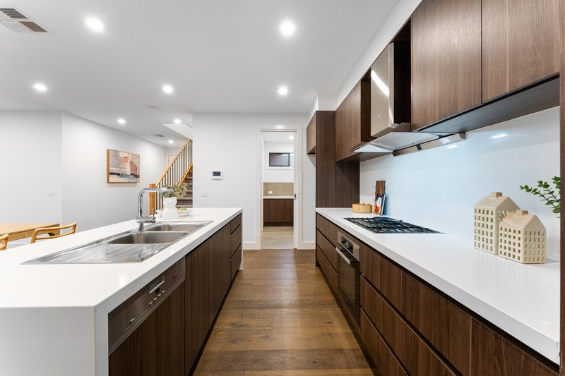 Photo - 36 Linlithgow Street, Mitcham VIC 3132 - Image 5