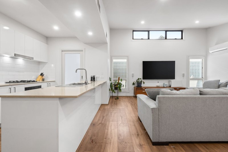 Photo - 36 Llano Circuit, Berwick VIC 3806 - Image 3