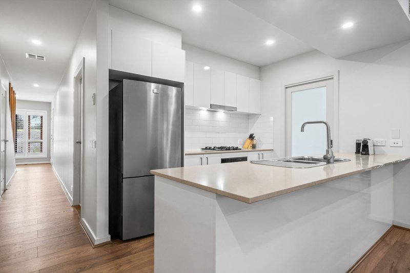 Photo - 36 Llano Circuit, Berwick VIC 3806 - Image 4