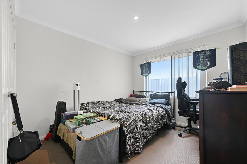 Photo - 36 Lugger Outlook, Glenfield WA 6532 - Image 10