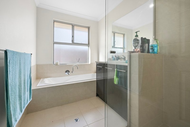 Photo - 36 Lugger Outlook, Glenfield WA 6532 - Image 11