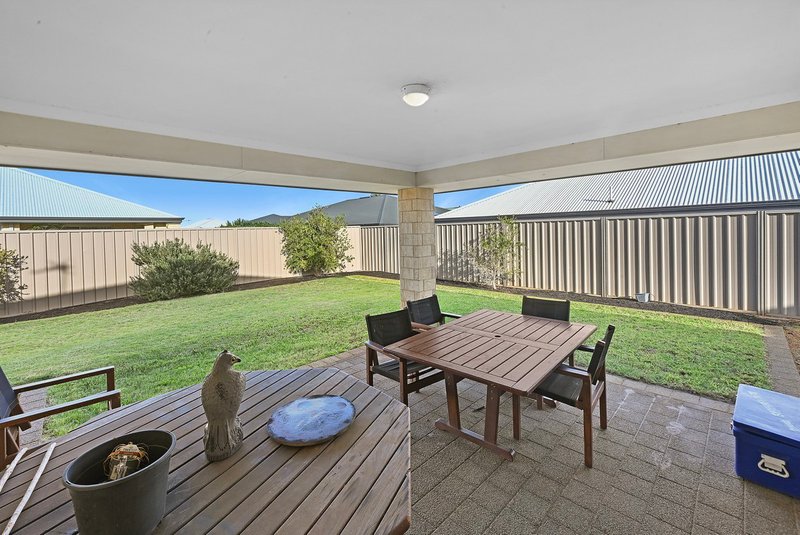 Photo - 36 Lugger Outlook, Glenfield WA 6532 - Image 13