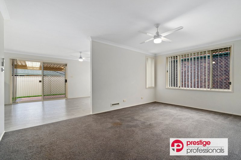 Photo - 36 Lyndhurst Court, Wattle Grove NSW 2173 - Image 2