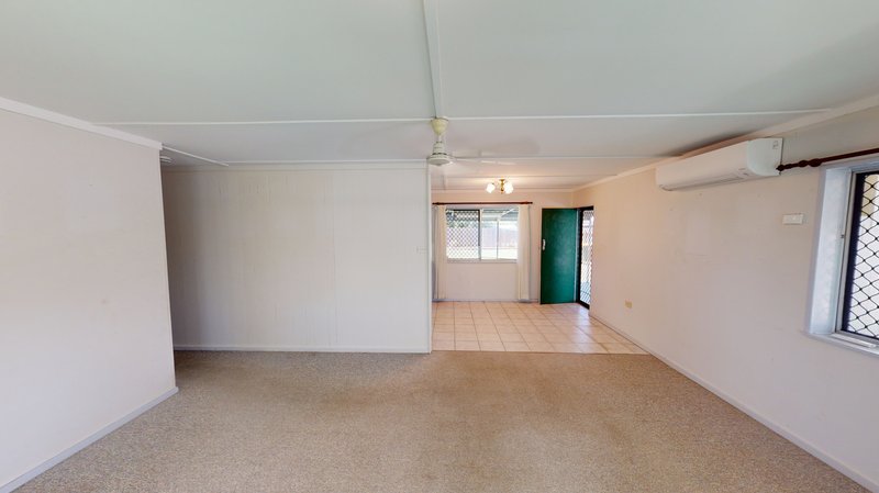 Photo - 36 Maple Street, Holloways Beach QLD 4878 - Image 5