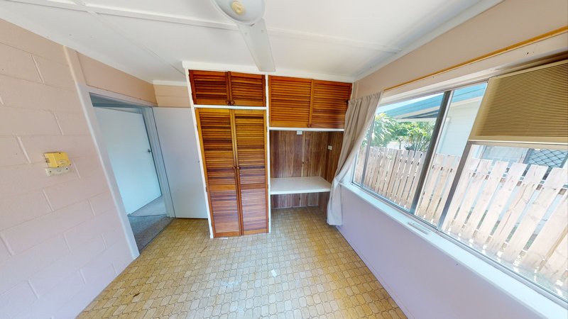 Photo - 36 Maple Street, Holloways Beach QLD 4878 - Image 6