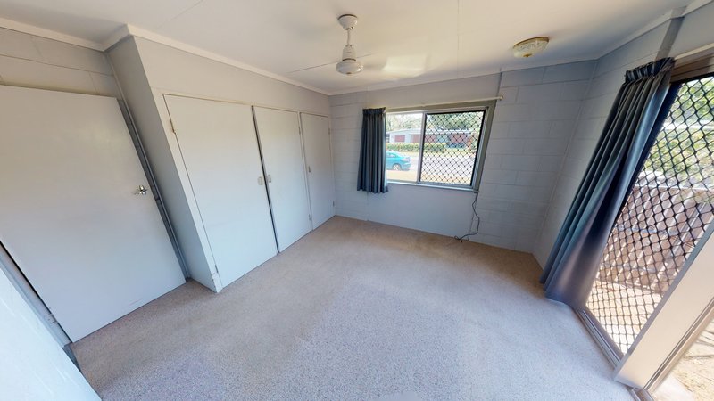 Photo - 36 Maple Street, Holloways Beach QLD 4878 - Image 9