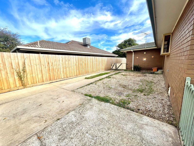 Photo - 36 Marina Drive, Melton VIC 3337 - Image 7
