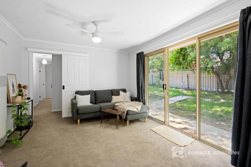 Photo - 36 Mcewen Crescent, West Wodonga VIC 3690 - Image 6