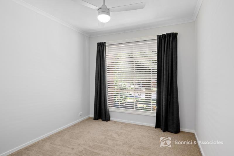 Photo - 36 Mcewen Crescent, West Wodonga VIC 3690 - Image 11