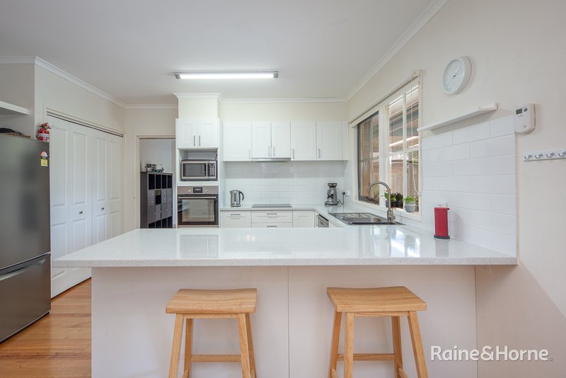 Photo - 36 Mcewen Drive, Sunbury VIC 3429 - Image 7