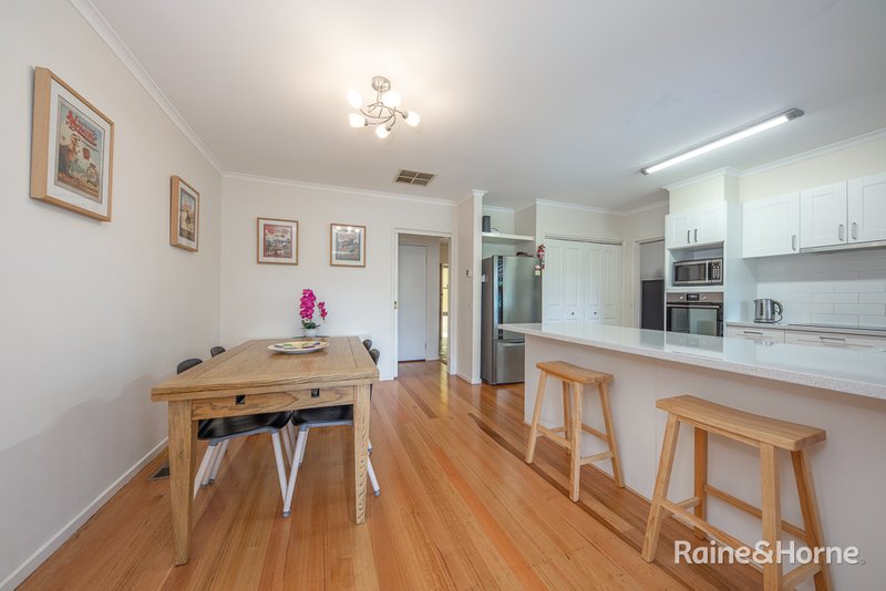 Photo - 36 Mcewen Drive, Sunbury VIC 3429 - Image 8