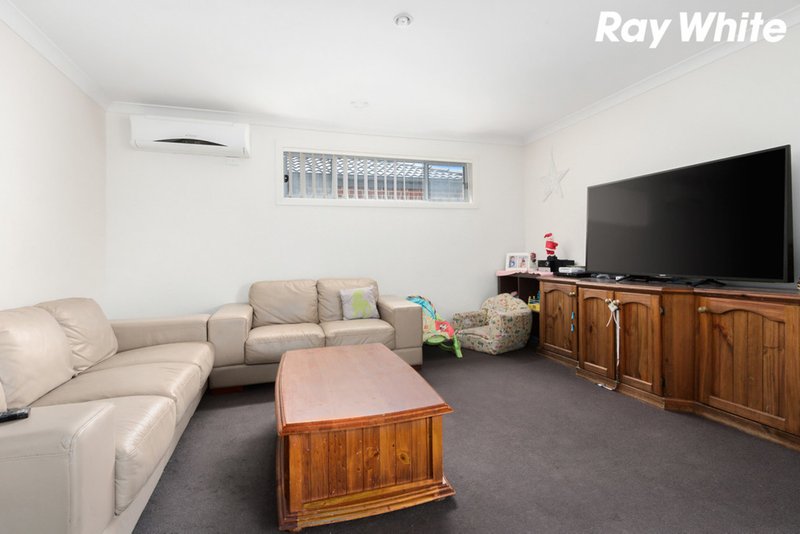 Photo - 36 Melissa Way, Pakenham VIC 3810 - Image 3