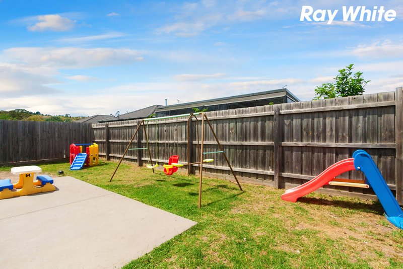 Photo - 36 Melissa Way, Pakenham VIC 3810 - Image 10