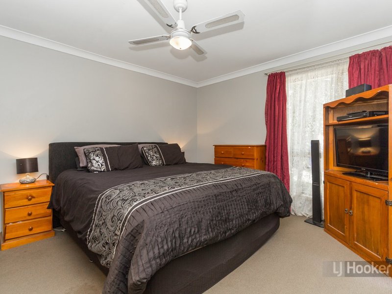 Photo - 36 Mortlake Crescent, Boronia Heights QLD 4124 - Image 6