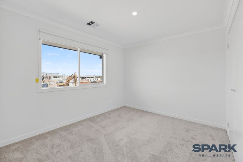 Photo - 36 Mosman Circuit, Tarneit VIC 3029 - Image 9
