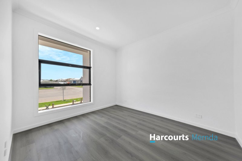 Photo - 36 Mound Avenue, Donnybrook VIC 3064 - Image 6