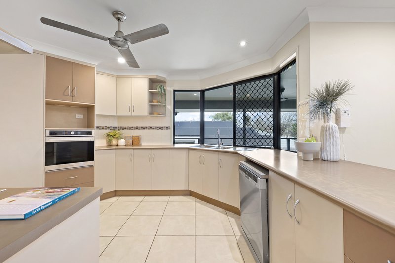Photo - 36 Mulcahy Crescent, Eimeo QLD 4740 - Image 9