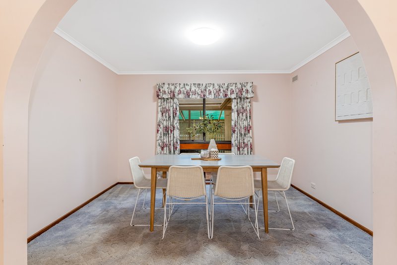 Photo - 36 Nabilla Crescent, Strathdale VIC 3550 - Image 4