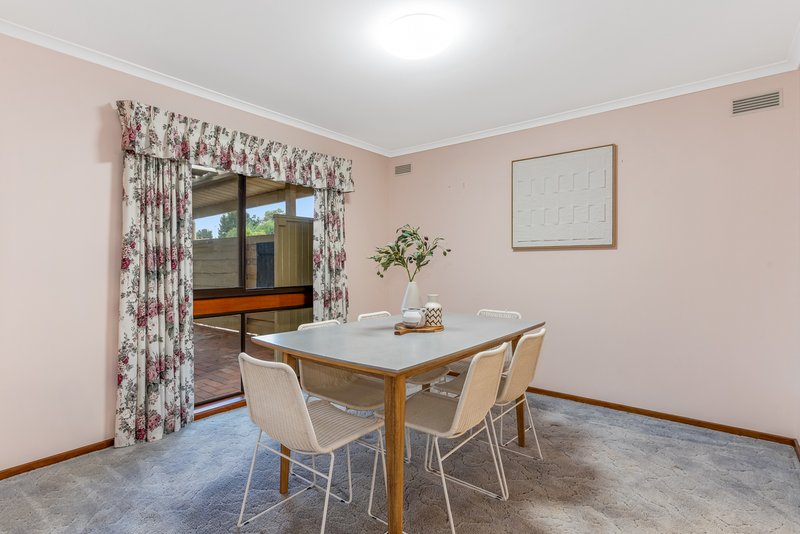 Photo - 36 Nabilla Crescent, Strathdale VIC 3550 - Image 5