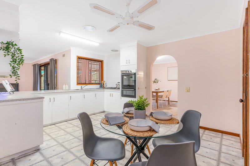 Photo - 36 Nabilla Crescent, Strathdale VIC 3550 - Image 6