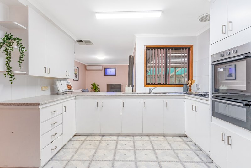 Photo - 36 Nabilla Crescent, Strathdale VIC 3550 - Image 7